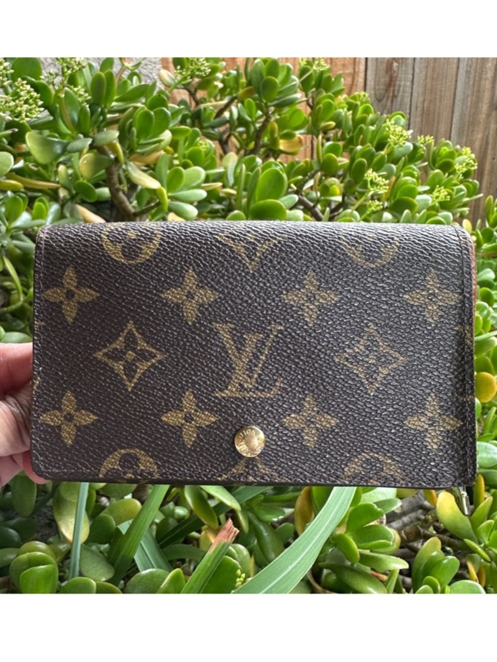 𝓛𝓞𝓤𝓘𝓢 𝓥𝓤𝓘𝓣𝓣𝓞𝓝 Brown Monogram Key & Card Holder